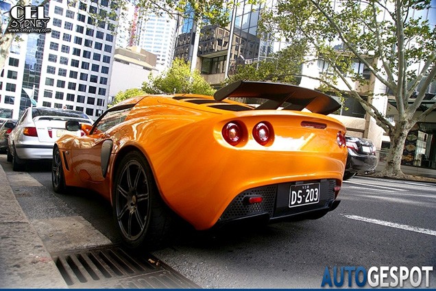 Elf oranje auto's gespot in Australië