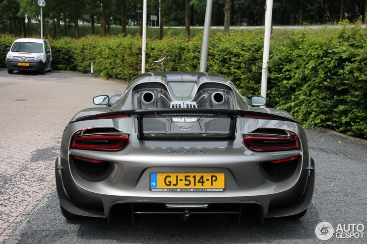 Spot van de dag: Porsche 918 Spyder in Houten