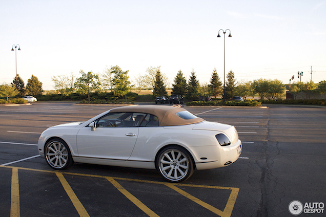 Smaakpolitie: Bentley Continental GTC