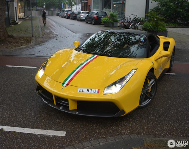 Spot van de dag: Ferrari 488 GTB in sinistere sfeer