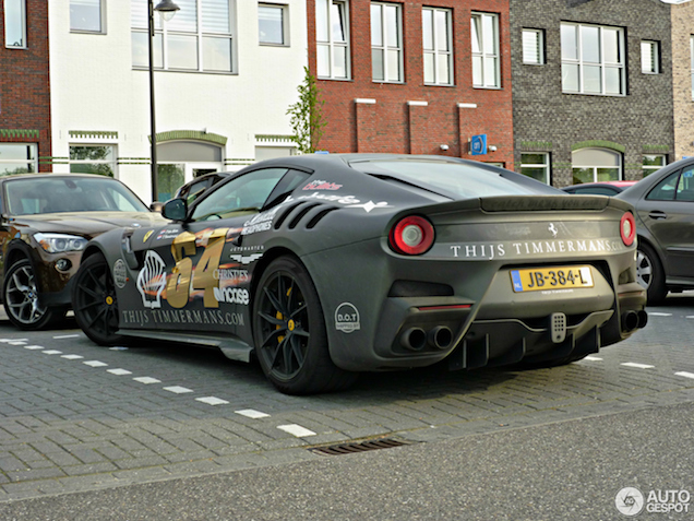 Spot van de dag: Ferrari F12tdf in Gumball-sferen
