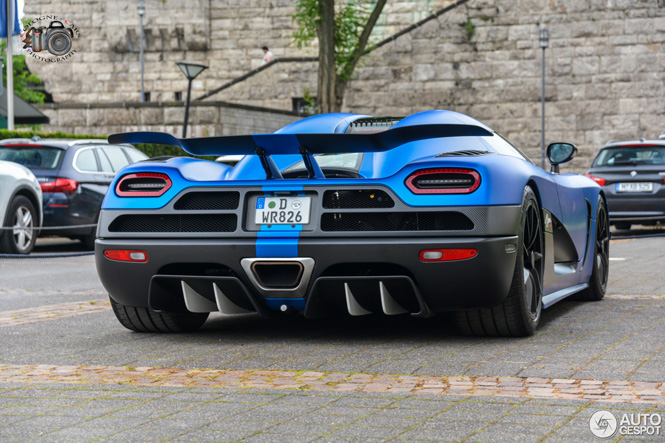 Blauwe spierbonk: Koenigsegg Agera R