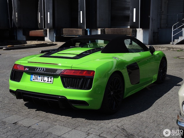 Audi R8 Spyder wil graag een Lamborghini zijn