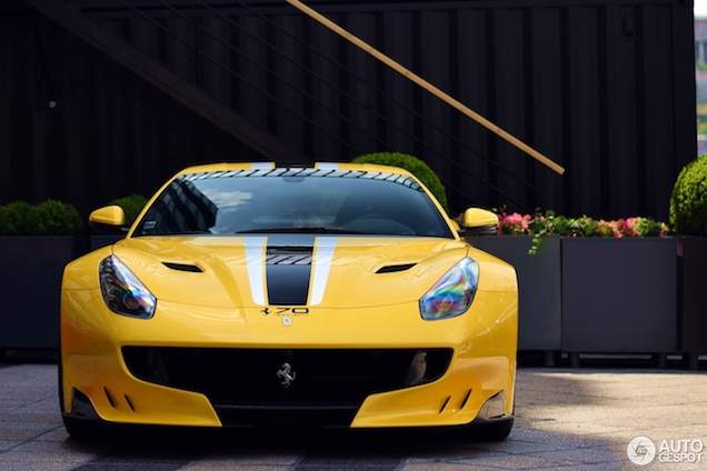 Heerlijk perfecte Ferrari F12tdf gespot