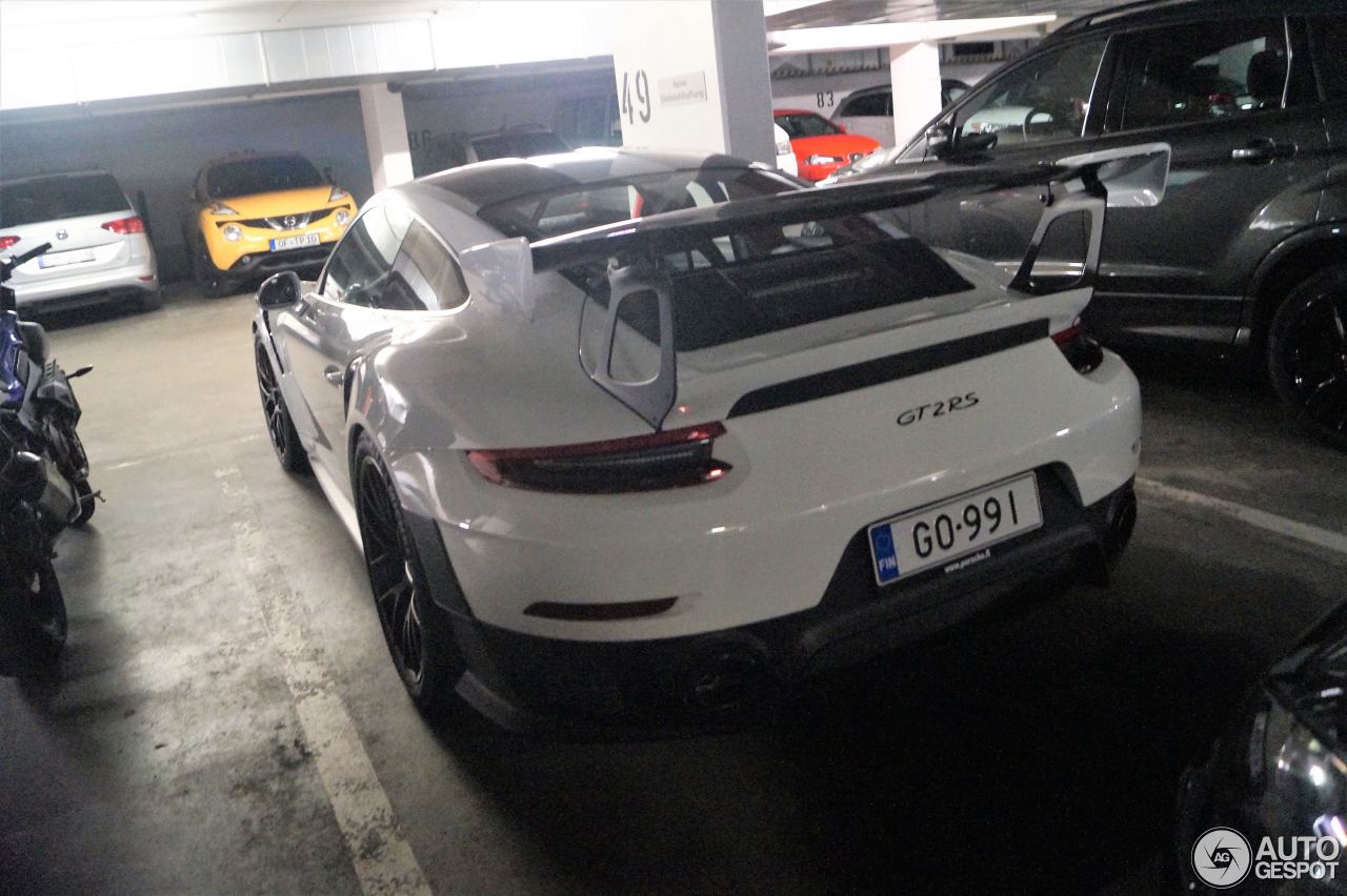 Afgelopen week werden zes Porsches GT2 RS met Weissach Package gespot