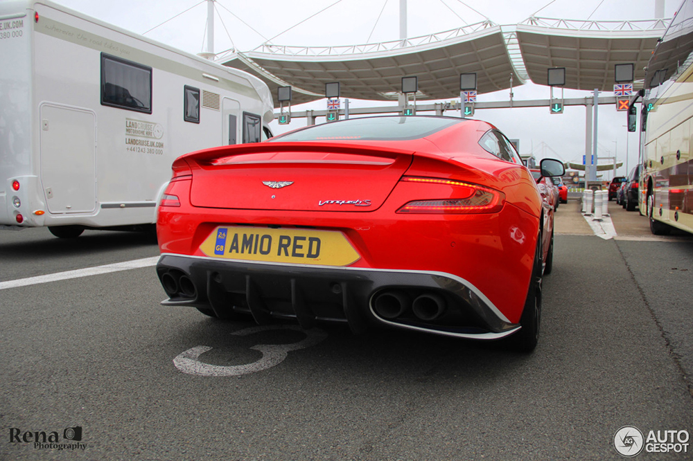 Aston Martin Vanquish Red Arrows edition is vooral rood
