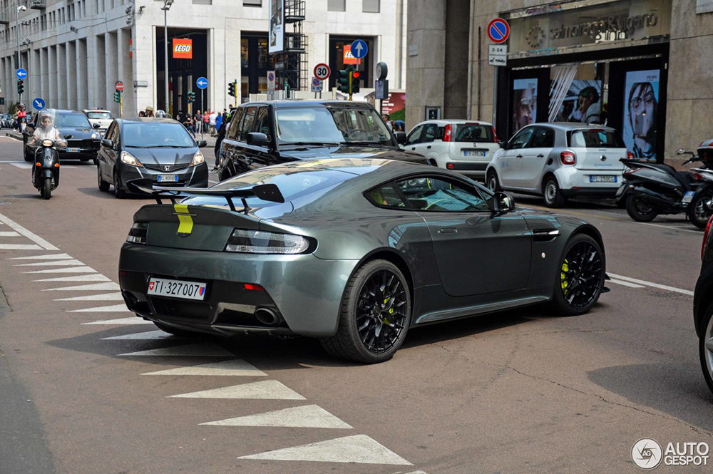 Aston Martin V12 Vantage AMR was prima uitzwaaier