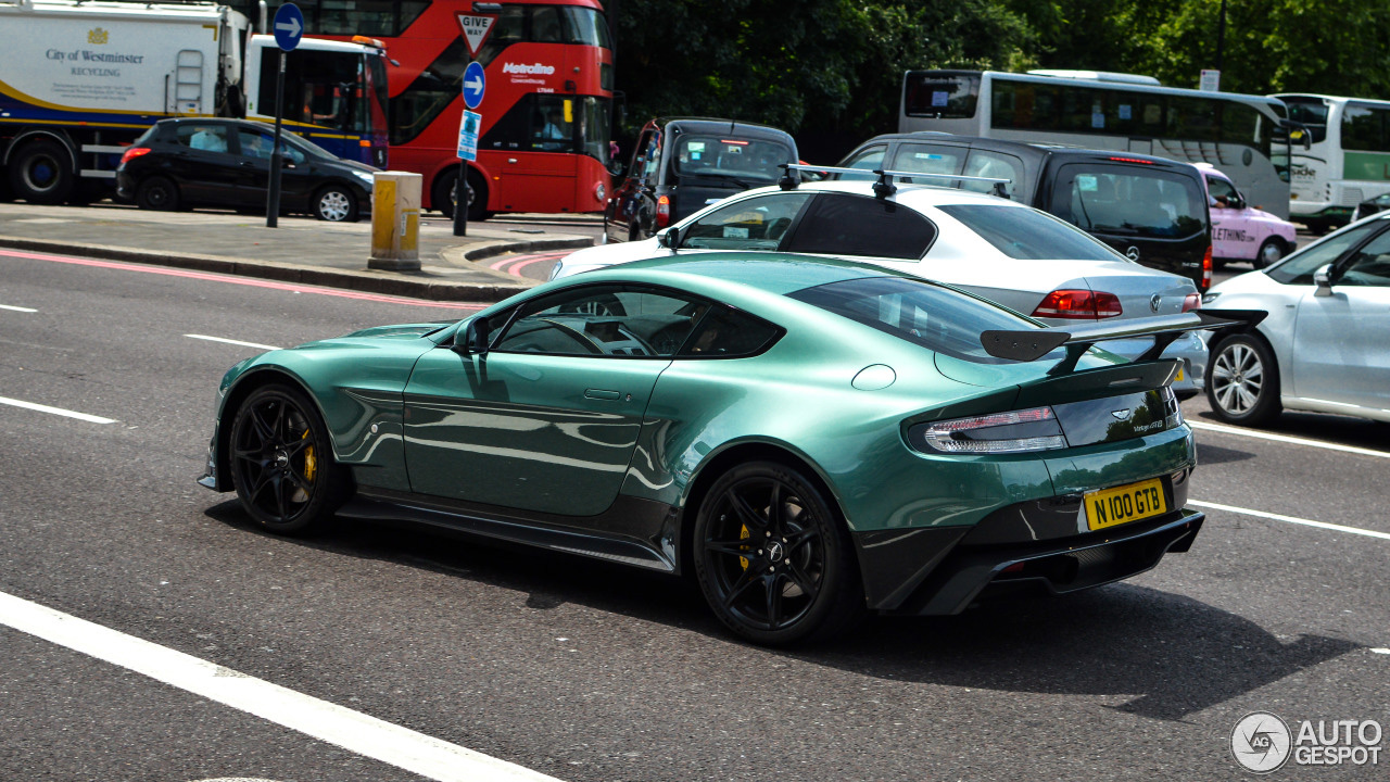 Aston Martin Vantage GT8 gespot in Londen