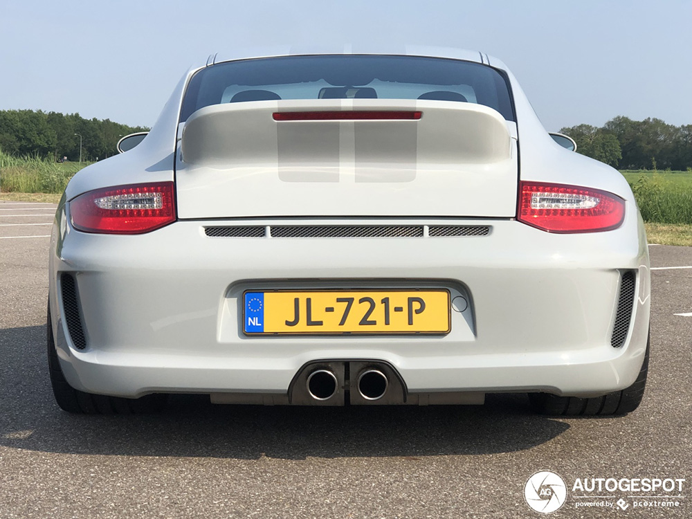 Gespot: Porsche 911 met identiteitscrisis