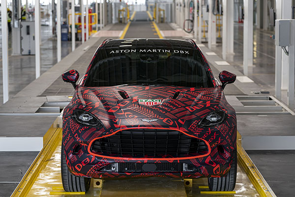Aston Martin opent tweede fabriek om DBX te gaan produceren