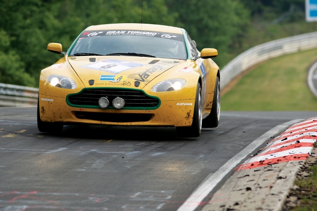 Aston Martin V8 Vantage N420 gepresenteerd