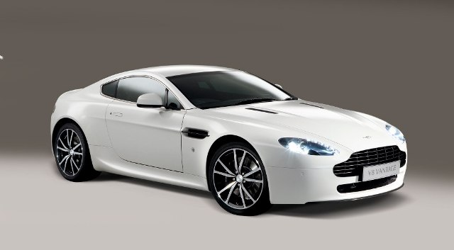 Aston Martin V8 Vantage N420 gepresenteerd