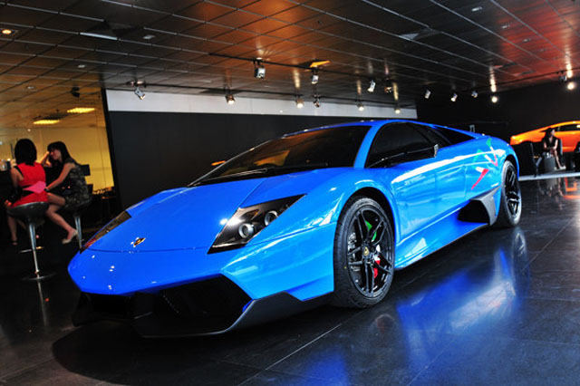 Een bijzondere Lamborghini Murciélago LP670-4 SV in Singapore