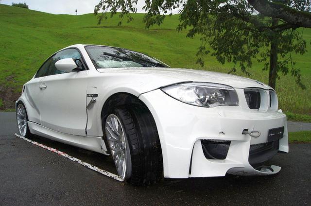 25-jarige crasht BMW 1 Serie M Coupé tijdens proefrit