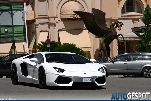 Lamborghini Aventador LP700-4 duikt steeds vaker op