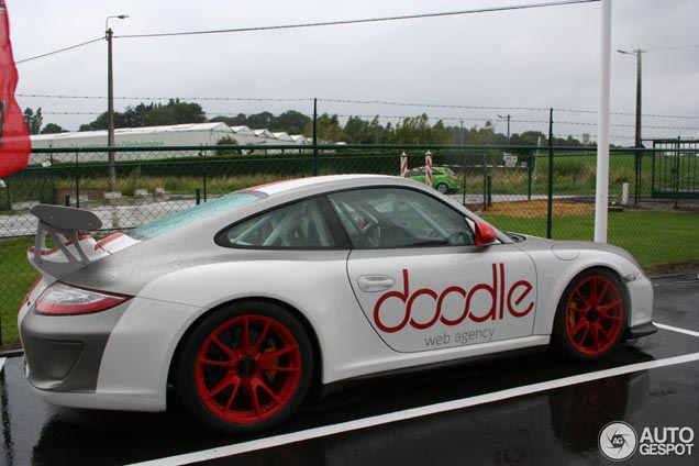 Spot van de dag: de Porsche van de plaatselijke bandenboer