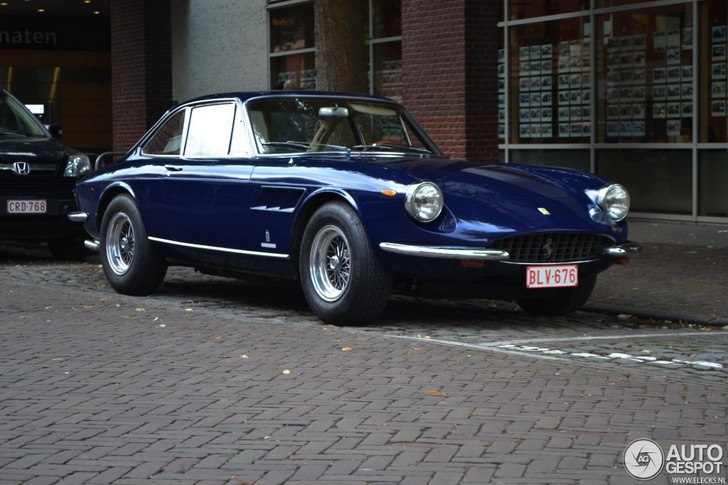 Spot van de dag: Ferrari 330 GT 2+2 Series II