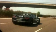 Spyvideo: drie exemplaren van de Porsche 918 Spyder op de snelweg