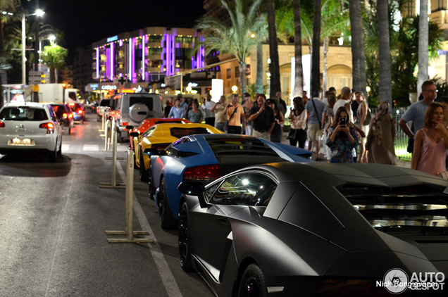 Driekoppige combo van Lamborghini Aventador LP700-4 in Cannes