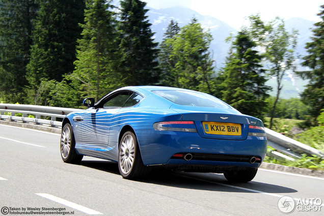 1 Miljoen likes op Facebook goed voor een speciale Aston Martin DB9