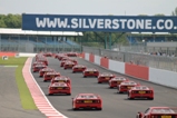 60 keer Ferrari F40 tijdens 2012 Silverstone Classic 
