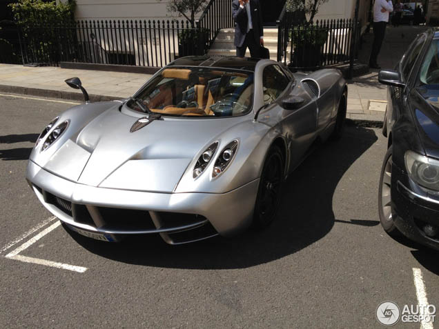 Superspot in het kwadraat! Pagani Huayra in Londen