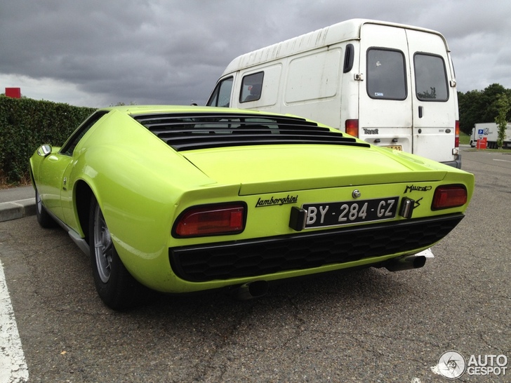 Beautiful green Miura P400 S spotted!