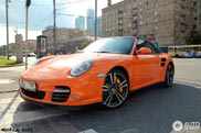 Gespottet: Besondere Farbe an Porsche 997 Turbo MkII in Moskau