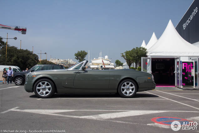 All colours of the rainbow: Rolls-Royce Phantom Drophead Coupé 