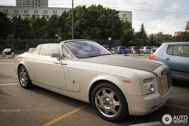 Alle kleuren van de regenboog: Rolls-Royce Phantom Drophead Coupé 