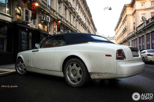 All colours of the rainbow: Rolls-Royce Phantom Drophead Coupé 