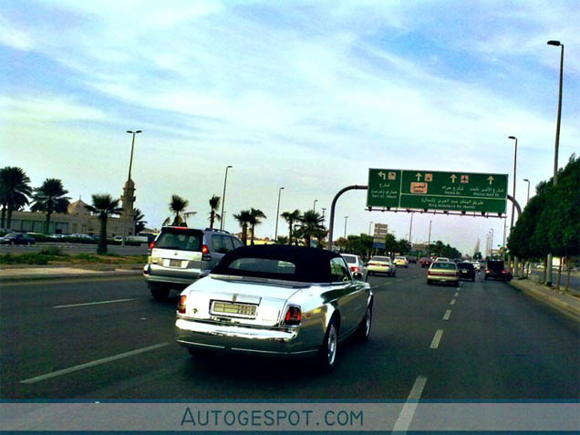 Alle kleuren van de regenboog: Rolls-Royce Phantom Drophead Coupé 