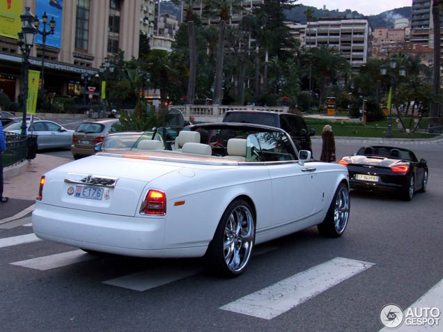 Alle kleuren van de regenboog: Rolls-Royce Phantom Drophead Coupé 