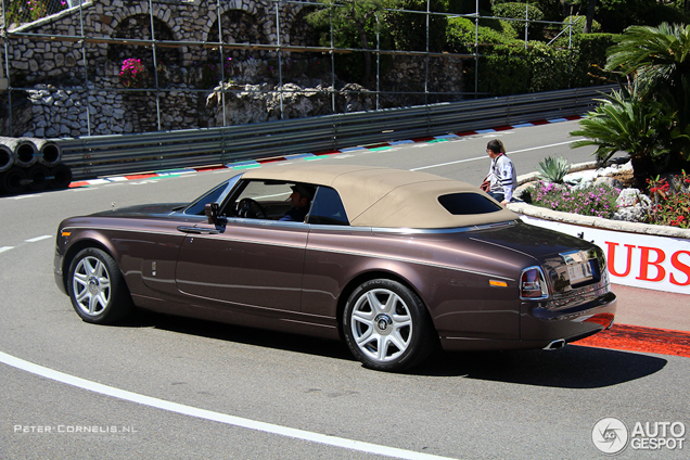 All colours of the rainbow: Rolls-Royce Phantom Drophead Coupé 