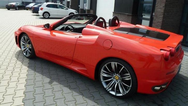 Spotters opgelet: Ferrari F430 Replica gestolen!