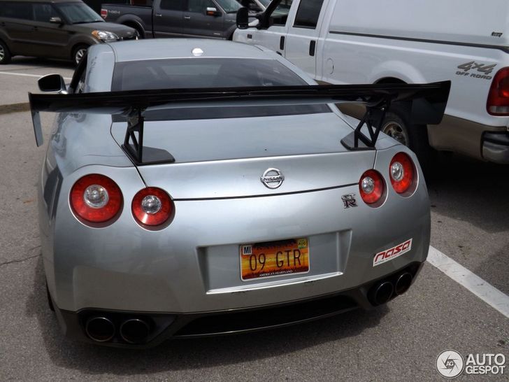 Relatief mild getunede Nissan GT-R gespot
