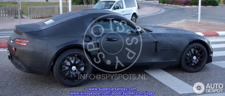 The contours of the Mercedes-Benz SLC AMG are getting visible