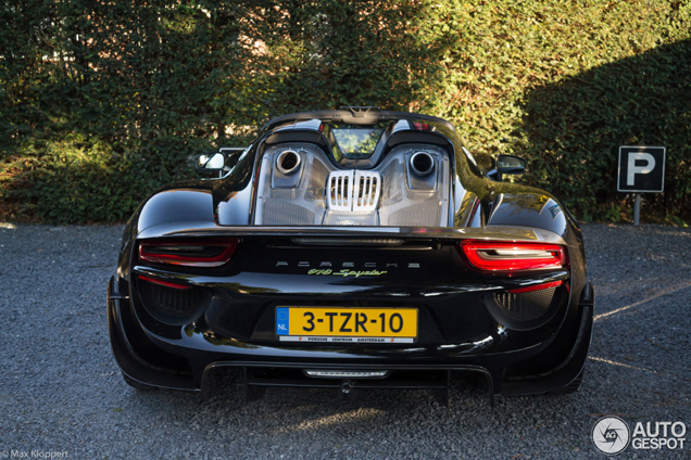 Spot van de dag: Porsche 918 Spyder Weissach Package