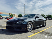 入镜: 搭配 HRE Performance Wheels 的宝马 M6 F13