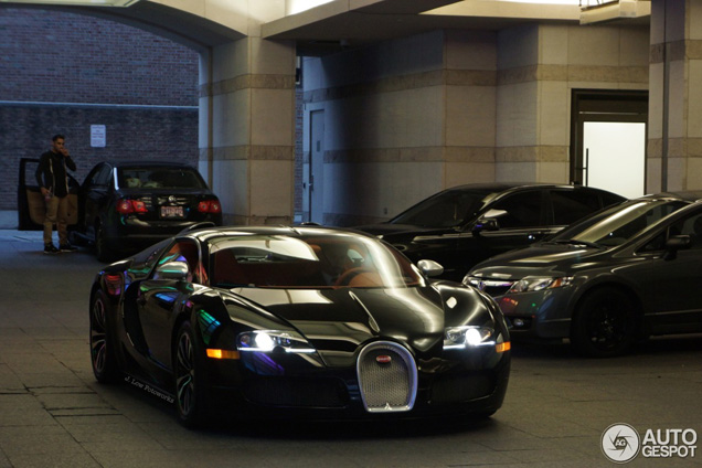 Gespot: Drake zijn Bugatti Veyron 16.4 Sang Noir
