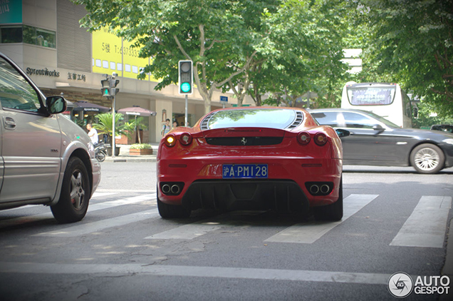 Chinees kiest voor twee kentekens op zijn Ferrari F430
