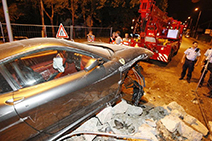 Tsjech crasht Ferrari F430 op eigenaardige wijze