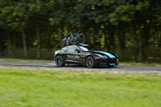 捷豹特别汽车行动组给Team Sky 特别打造一部 F-TYPE R Coupé