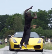 Movie: man jumps over Lamborghini