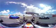 Filmpje: McLaren F1 neemt het op tegen twee straatauto's