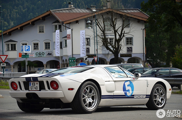 Fords retro supercar gespot in Kitzbühel