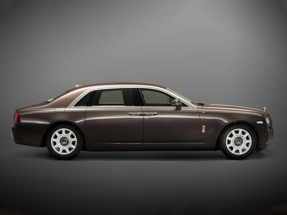 Rolls-Royce Ghost voorzien van panda-logos