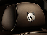 Rolls-Royce Ghost voorzien van panda-logos