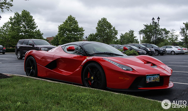 Ferrari LaFerrari fleurt Columbus op