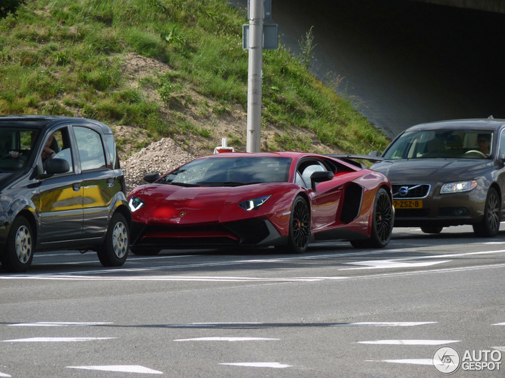 Spot van de dag: Lamborghini Aventador LP750-4 SuperVeloce